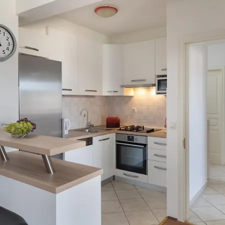 Sea View Michelle Near Osejava